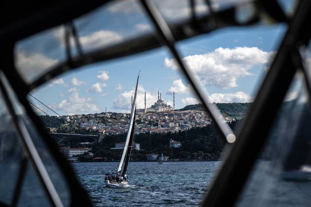 25th Bosphorus Cup in Istanbul ISTANBUL, TURKIYE - SEPTEMBER 19: A sailboat competes in the 25th Bosphorus Cup sailing races on the third day of the competition in the Bosphorus in Istanbul, Turkiye, on September 19, 2026. Sebnem Coskun Anadolu Istanbul Turkey. Editorial use only. Please get in touch for any other usage.  Copyright: x2026xAnadoluxSebnemxCoskunx