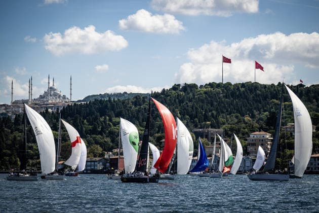 25th Bosphorus Cup in Istanbul ISTANBUL, TURKIYE - SEPTEMBER 19: Sailors and yachts compete in the Bosphorus Strait during the third day of the 25th Bosphorus Cup sailing races in Istanbul, Turkiye on September 19, 2026. Sebnem Coskun Anadolu Istanbul Turkey. Editorial use only. Please get in touch for any other usage.  Copyright: x2026xAnadoluxSebnemxCoskunx