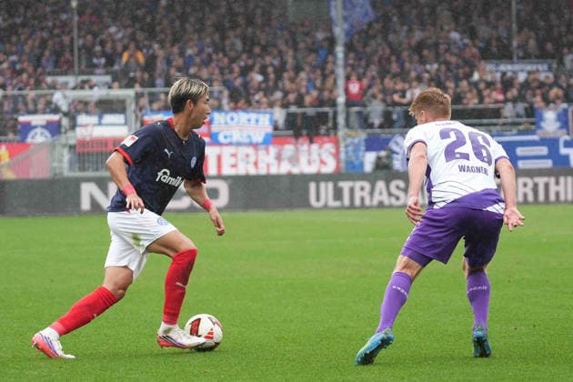 Soccer I Men s I 2026–2027 Season I 2. Bundesliga I Matchday 6 I Holstein Kiel vs. VfL Osnabrück I September 19, 2026 Hiroki Sekine 32, Holstein Kiel, and Fridolin Wagner 26, VfL Osnabrück in a duel at Holstein Kiel Stadium, Schleswig-Holstein, Germany Copyright: xLobeca MaschaxHolmx