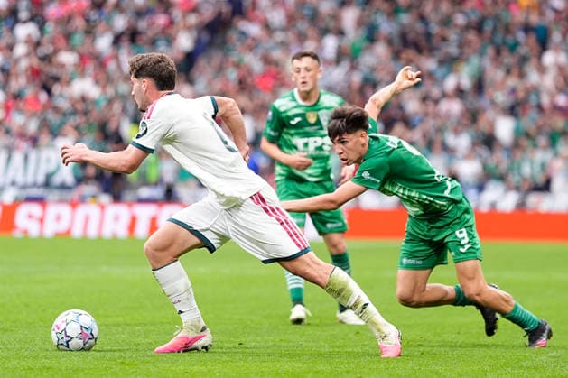 September 19, 2026, Madrid, Madrid, Spain: Jorge Cestero of Real Madrid and Christian Silva of CD Santiago Wanderers in action during the Under-20 Intercontinental Cup Final 2026, football match between Real Madrid and Santiago Wonders at Bernabeu stadium on September 19, 2026, in Madrid, Spain. Madrid Spain - ZUMAa181 20260919_zaa_a181_064 Copyright: xOscarxJ.xBarrosox