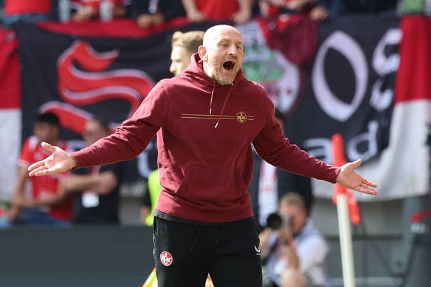 September 19, 2026, xrekx, Soccer 2. Bundesliga, 1. FC Kaiserslautern vs. Eintracht Braunschweig; Torsten Lieberknecht, coach of 1. FC Kaiserslautern, looks disappointed, looks disappointed, dejected, disappointed DFL DFB REGULATIONS PROHIBIT ANY USE OF PHOTOGRAPHS as IMAGE SEQUENCES and or QUASI-VIDEO Kaiserslautern