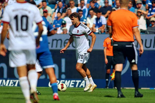 Fynn Otto, FC Nuremberg, 20, on the ball, GER, SC Karlsruhe vs. FC Nuremberg Soccer Matchday 6, 2026–2027 Season, 2. Bundesliga, September 19, 2026. DFL and DFB regulations prohibit any use of photographs as image sequences and or quasi-video. GER SC Karlsruhe vs. FC Nuremberg Soccer, Matchday 6, 2026–2027 Season, September 19, 2026 Copyright: xEibner-Pressefoto JoergxHirschx EP_JHH