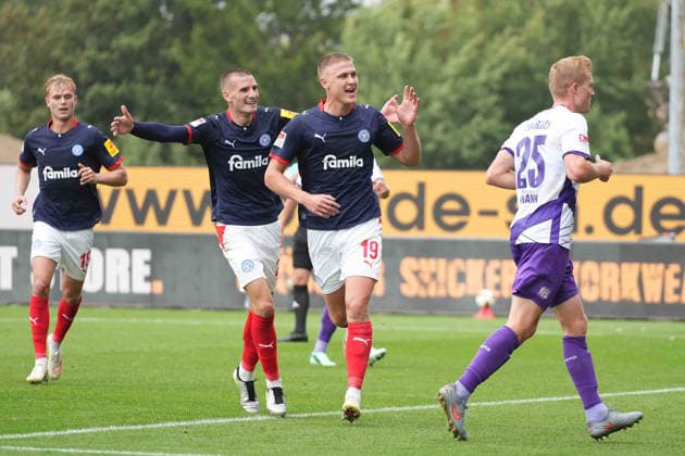 Soccer I Men s I 2026–2027 Season I 2. Bundesliga I Matchday 6 I Holstein Kiel vs. VfL Osnabrück I September 19, 2026, Phil Harres 19, Holstein Kiel celebrates its 1–0 victory at Kiel Holstein Stadium, Schleswig-Holstein, Germany Copyright: xLobeca MaschaxHolmx