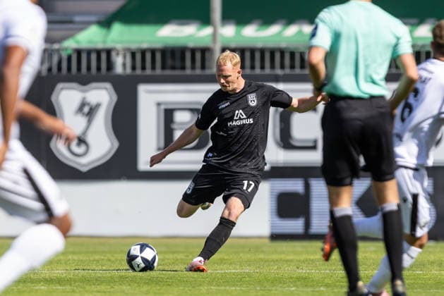SV Sandhausen vs. SSV Ulm 1846 Soccer, Regionalliga Southwest, Matchday 8, Stadion am Hardtwald, Sandhausen, September 26, 2019, Leon Müller, SSV Ulm 1846, Soccer, 17 SV Sandhausen vs. SSV Ulm 1846, Soccer, Regionalliga Southwest, Matchday 8, Stadion am Hardtwald, Sandhausen, September 26, 2019. Photo by Lucca Fundel. Sandhausen, Stadion am Hardtwald, Baden-Württemberg, Germany