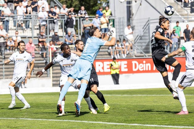 SV Sandhausen vs. SSV Ulm 1846 Soccer, Regionalliga Southwest, Matchday 8, Stadion am Hardtwald, Sandhausen, September 19, 2026—Header, shot on goal, goal celebration, jubilation, joy after a goal—Masaaki Takahara scores the equalizer (1–1) for SSV Ulm 1846. Soccer, 23. SV Sandhausen vs. SSV Ulm 1846. Soccer, Soccer, Regionalliga Southwest, Matchday 8, Stadion am Hardtwald, Sandhausen, September 26, 2019. Photo by Lucca Fundel. Sandhausen, Stadion am Hardtwald, Baden-Württemberg, Germany