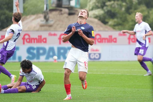 Soccer I Men s Team I 2026–2027 Season I 2. Bundesliga I Matchday 6 I Holstein Kiel vs. VfL Osnabrück I September 19, 2026, Gyan de Regt 11, Holstein Kiel is frustrated after a missed shot on goal at Kiel Holstein Stadium, Schleswig-Holstein, Germany Copyright: xLobeca MaschaxHolmx