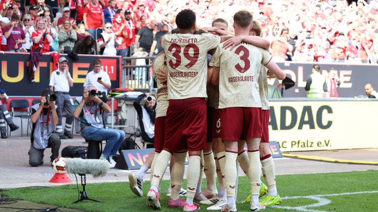 September 19, 2026, xrekx, Soccer 2. Bundesliga, 1 FC Kaiserslautern vs. Eintracht Braunschweig: Goal celebration after Erencan Yardimci scored the 1–0 goal for 1 FC Kaiserslautern. DFL and DFB regulations prohibit any use of photographs as image sequences and or QUASI-VIDEO Kaiserslautern