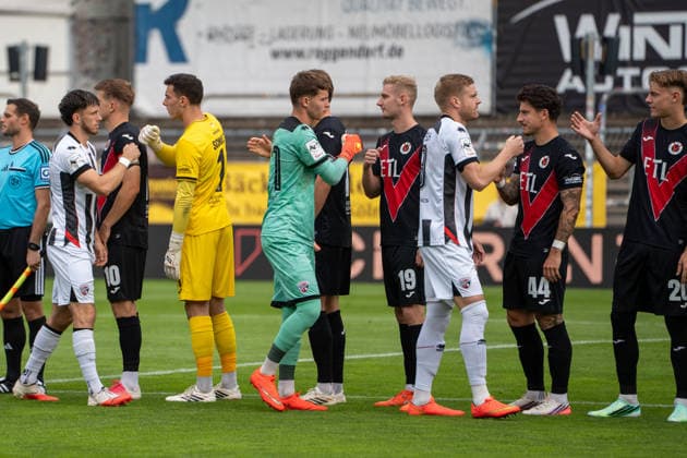 German Soccer, 3rd Division, 2026–27, Matchday 7, September 19, 2026: FC Viktoria Köln vs. FC Ingolstadt 04 at Sportpark Höhenberg, Cologne. Players shaking hands before the game. Cologne, Germany Copyright: xMijoxLubecx