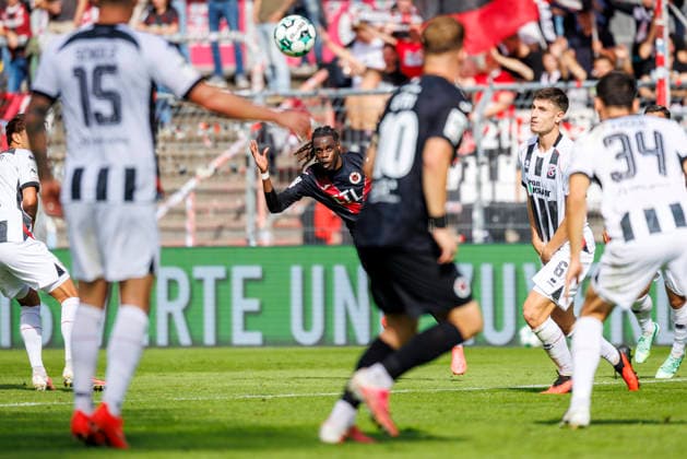 KOELN, GERMANY - SEPTEMBER 19, 2026: Yannick Tonye (Viktoria Köln, 7) shoots on the goal during the 3rd division match on gameday 7 between Viktoria Koeln vs. FC Ingolstadt at the Sportpark Hoehenberg on September 19, 2026 in Koeln, Germany. DFL REGULATIONS PROHIBIT ANY USE OF PHOTOGRAPHS AS IMAGE SEQUENCES AND OR QUASI-VIDEO. Nordrhein-Westfalen Germany Copyright: xAxelxKohringx