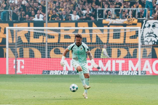 German Soccer 3rd Division 2026–2027, Matchday 7: Alemannia Aachen vs. Fortuna Düsseldorf at Tivoli Aachen; Manuel Riemann of Alemannia Aachen, No. 1, in midfield with the ball Copyright: xThiemoxRudolphx