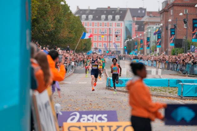 World Championship in the 5 km World Athletics Road Running Championships in Copenhagen: Jakob Ingebrigtsen of Norway and Dawit Seare of Eritrea in the final meters of the 5-kilometer race during the World Athletics Road Running Championships in Copenhagen, Saturday, September 19, 2026. Photo by Emil Helms, Scanpix 2026, Copenhagen, Denmark  Copyright: EmilxHelmsx spdk20260919-150649-L