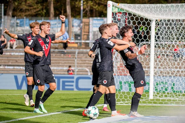 September 19, 2026, xsefx, Soccer, FC Viktoria Köln vs. FC Ingolstadt 04, 3rd Division, Sportpark Höhenberg, Matchday 7, 2026–2027 Season. Goal celebration after the first goal by Niklas Castelle (FC Viktoria Köln, No. 44) together with the team. DFB regulations prohibit any use of photographs as image sequences and or quasi-video. North Rhine-Westphalia, Germany