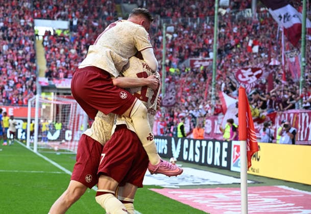 Soccer, 2. Bundesliga, 2026–27 Season, 1 FC Kaiserslautern, September 19, 2026, Fritz Walter Stadium, 1 FC Kaiserslautern (FCK) vs. Eintracht Braunschweig (BS), 1–0, Marlon Ritter. 1 FC Kaiserslautern celebrated the victory over the bench 1 FC Kaiserslautern