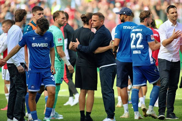 Maximillian Senft, head coach of SC Karlsruhe, is disappointed on the field after the 0-1 loss to GER, SC Karlsruhe vs. FC Nuremberg, Soccer, Matchday 6, 2026–2027 Season, 2. Bundesliga, September 19, 2026. DFL and DFB regulations prohibit any use of photographs as image sequences and or quasi-video. GER SC Karlsruhe vs. FC Nürnberg soccer, Matchday 6, 2026–2027 season, September 19, 2026 Copyright: xEibner-Pressefoto JoergxHirschx EP_JHH
