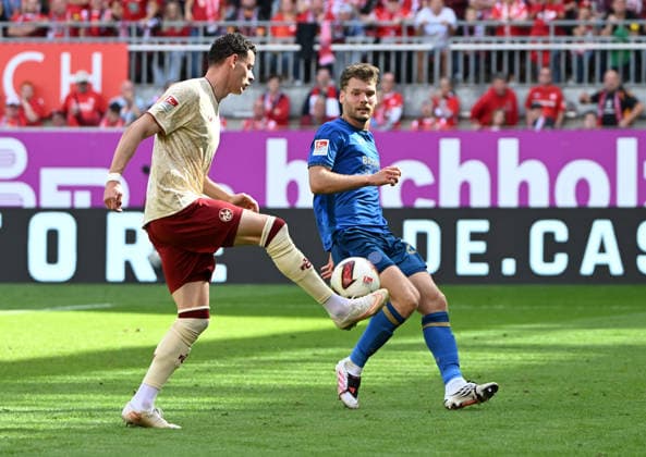 Soccer, 2. Bundesliga, 2026–27 Season, September 19, 2026, Fritz Walter Stadium, 1. FC Kaiserslautern vs. Eintracht Braunschweig, 1–0. A lob by Erencan YARDIMCI, 1. FC Kaiserslautern made it 1–0; goal by Kevin EHLERS, Eintracht Braunschweig vs. 1 FC Kaiserslautern