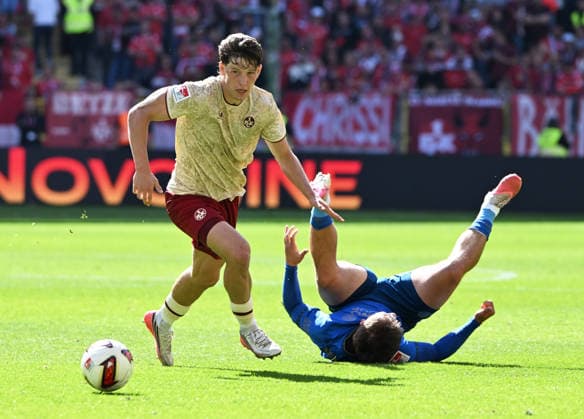 Soccer, 2. Bundesliga, 2026–27 Season, September 19, 2026, Fritz Walter Stadium, 1. FC Kaiserslautern vs. Eintracht Braunschweig, 1–0, Leon ROBINSON (1. FC Kaiserslautern), li Samuele DI BENEDETTO Eintracht Braunschweig 1 FC Kaiserslautern