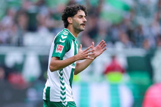 Eren Dinkci of Werder Bremen gestures during the Bundesliga match between SV Werder Bremen and FC Augsburg at Weserstadion on September 19, 2026, in Bremen, Germany. Photo by Marco Steinbrenner, DeFodi Images. Eren Dinkci of Werder Bremen gestures during the Bundesliga match between SV Werder Bremen and FC Augsburg at Weserstadion on September 19, 2026 in Bremen, Germany. Photo by Marco Steinbrenner, DeFodi Images. DFB and DFL regulations prohibit any use of photographs as image sequences and or quasi-video. Photo by Marco Steinbrenner, DeFodi Images.