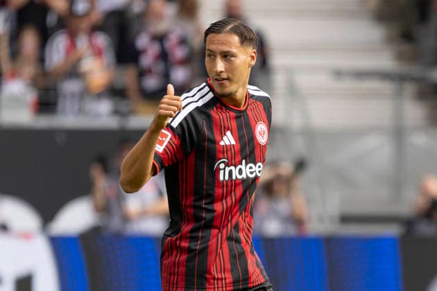 1 Bundesliga: Eintracht Frankfurt vs. SC Freiburg, September 19, 2026. Younes Ebnoutalib of Eintracht Frankfurt (No. 11) scored the goal that made it 1–0 and gives a thumbs-up; close-up, portrait, Eintracht Frankfurt vs. SC Freiburg, Frankfurt, Deutsche Bank Park, September 19, 2026 Copyright: xBEAUTIFULxSPORTS Gawlikx