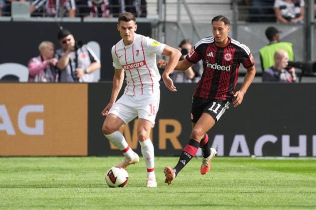 Yannik Engelhardt (SC Freiburg), 16, vs. Younes Ebnoutalib (Eintracht Frankfurt), September 19, 2026, Bundesliga, 2026–27 season, Eintracht Frankfurt vs. SC Freiburg, Deutsche Bank Park, Matchday 4