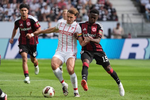 Maximilian Eggestein (SC Freiburg) vs. Noel Aseko (Eintracht Frankfurt) in a tackle on September 19, 2026, Bundesliga, 2026–27 season, Eintracht Frankfurt vs. SC Freiburg, Deutsche Bank Park, Matchday 4