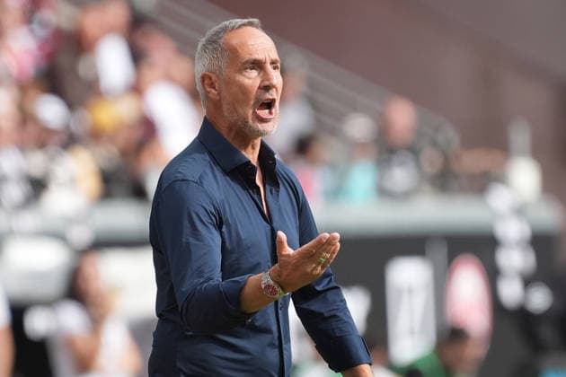 Coach Adi Hütter of Eintracht Frankfurt spurs his team on September 19, 2026, Bundesliga, 2026–27 season, Eintracht Frankfurt vs. SC Freiburg, Deutsche Bank Park, Matchday 4