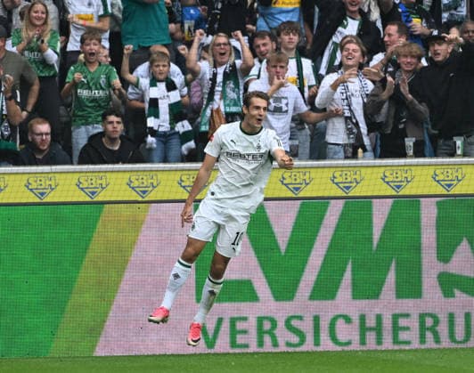 September 19, 2026, Mönchengladbach Soccer, Men s, 2026–2027 Season, Borussia Mönchengladbach vs. 1. FSV Mainz 05: Goal celebration by Gladbach s Florian Neuhaus after his goal to make it 1–0. DFL regulations prohibit any use of photographs as image sequences and or quasi-video. Borussia Park, North Rhine-Westphalia, Germany