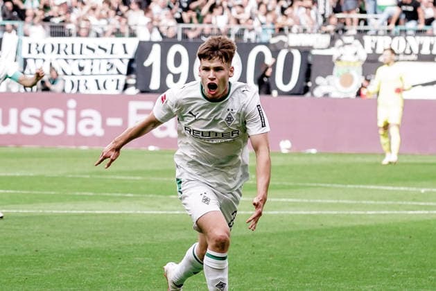 Germany Soccer Season 2026–2027, Bundesliga 1, Matchday 4, Borussia Mönchengladbach vs. 1. FSV Mainz 05 at Borussia Park, Mönchengladbach; Lukas Ullrich (Borussia Mönchengladbach), 26th minute: Goal and goal celebration for the 1–0 lead; goal, goal celebration, celebration, joy, emotions; Mönchengladbach, Borussia Park, Germany Copyright: xBennetxLongx