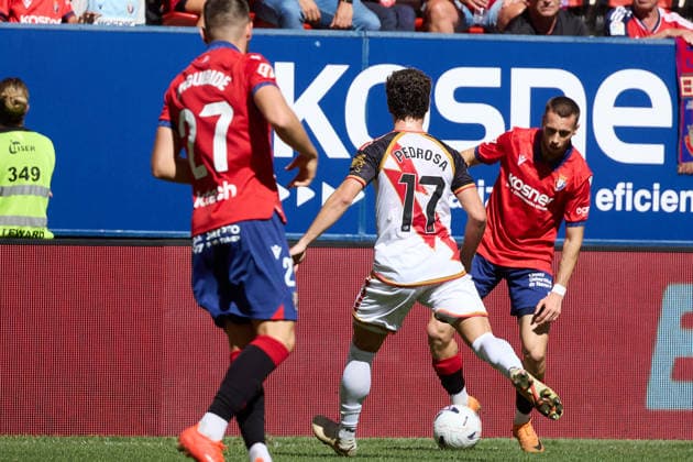 LaLiga EA Sports 2026–27 CA Osasuna vs. Rayo Vallecano Jonathan Dubasin 21 (OSA R) dribbles past Adria Pedrosa 17 (RAY L) during the LaLiga EA Sports soccer match between CA Osasuna and Rayo Vallecano played at El Sadar Stadium in Pamplona, Spain, on September 19, 2026. Inigo Arguibide (27, OSA) is also visible in the image. Credit: Inigo Alzugaray, Agencia LOF, Pamplona. LaLiga EA Sports 2026-27: CA Osasuna vs. Rayo Vallecano Copyright: xINIGOxALZUGARAYx