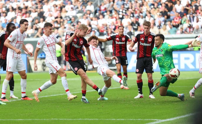 September 19, 2026, Bundesliga Soccer, Eintracht Frankfurt vs. SC Freiburg, from left, Goal scored, scores a goal, Goal to make it 2–1 by Jonathan Burkardt, Eintracht Frankfurt. DFL and DFB regulations prohibit any use of photographs as image sequences and or quasi-video. xdcx Copyright: HMBxMedia Claus