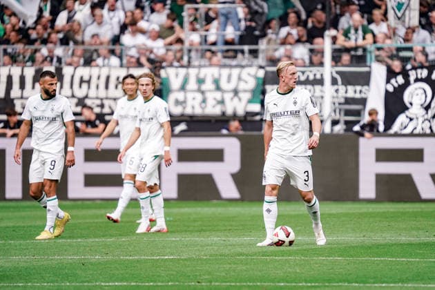 Germany Soccer Season 2026–2027, 1st Bundesliga, Matchday 4, Borussia Mönchengladbach vs. 1. FSV Mainz 05 at Borussia Park, Mönchengladbach; the Mönchengladbach team after conceding a goal—facial expressions, emotions—at Borussia Park, Germany Copyright: xBennetxLongx