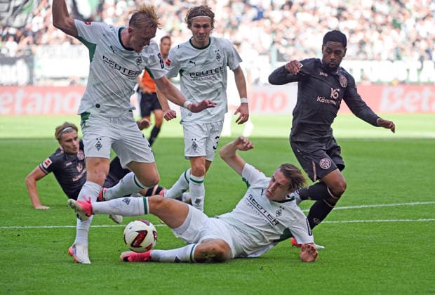 September 19, 2026, xhbx, Soccer, 1. Bundesliga, Borussia Mönchengladbach 1 FSV Mainz 05 v l Florian Neuhaus Borussia Mönchengladbach DFL DFB REGULATIONS PROHIBIT ANY USE OF PHOTOGRAPHS as IMAGE SEQUENCES and or QUASI-VIDEO Mönchengladbach