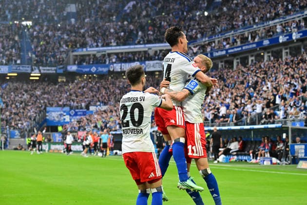 September 19, 2026, German Soccer, Men s, 1st Division, Matchday 4, 2026–2027 Season, Hamburg, Hamburger SV vs. 1. FC Köln: Nicolas Capaldo (HSV 24) scores the 1–0 goal for Hamburg past goalkeeper Marvin Schwäbe (Köln 01) and celebrates with Albert Grönbaek (HSV 11). DFB and DFL regulations prohibit any use of photographs as image sequences and or quasi-video. Hamburg Volksparkstadion, Hamburg, Germany Copyright: xnordphotoxGmbH xWitkex