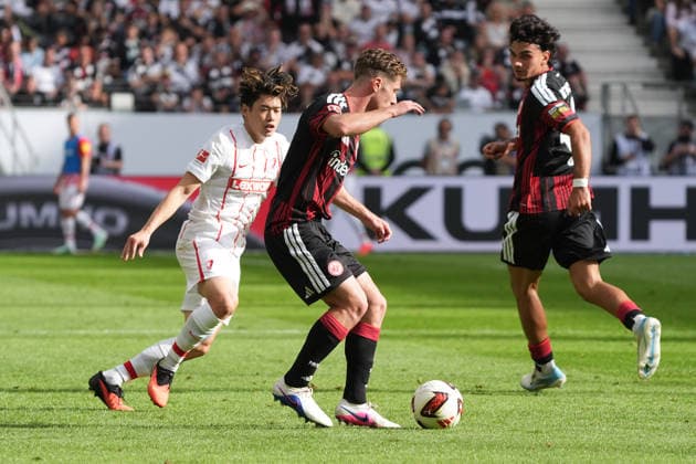 Elias Baum (Eintracht Frankfurt) vs. Yuito Suzuki (SC Freiburg), September 14, 2026, Bundesliga, 2026–27 season, Eintracht Frankfurt vs. SC Freiburg, Deutsche Bank Park, Matchday 4