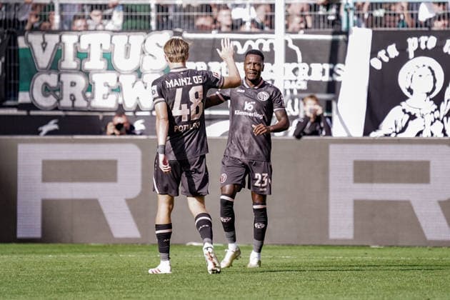 Germany Soccer Season 2026–2027, Bundesliga 1, Matchday 4, Borussia Mönchengladbach vs. 1. FSV Mainz 05 at Borussia Park, Mönchengladbach—Kacper Potulski (1. FSV Mainz 05, 48) and Sheraldo Becker (1. FSV Mainz 05, 23, goal and goal celebration for the 1–2, goal, goal celebration, cheering, joy, emotions, Mönchengladbach at Borussia Park, Germany Copyright: xBennetxLongx