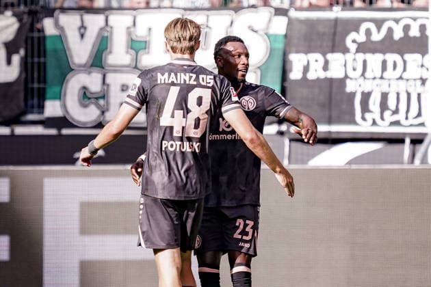 Germany Soccer Season 2026–2027, Bundesliga 1, Matchday 4, Borussia Mönchengladbach vs. 1. FSV Mainz 05 at Borussia Park, Mönchengladbach—Kacper Potulski (1. FSV Mainz 05, 48) and Sheraldo Becker (1. FSV Mainz 05, 23, goal and goal celebration for the 1–2, goal, goal celebration, cheering, joy, emotions, Mönchengladbach at Borussia Park, Germany Copyright: xBennetxLongx