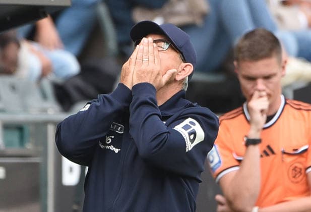 September 19, 2026, xhbx, Soccer, Bundesliga 1, Borussia Mönchengladbach 1 FSV Mainz 05 vs. Coach Urs Fischer of FSV Mainz 05 looks disappointed, disappointed DFL DFB REGULATIONS PROHIBIT ANY USE OF PHOTOGRAPHS as IMAGE SEQUENCES and or QUASI-VIDEO Mönchengladbach