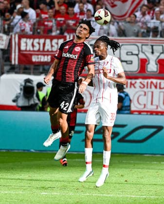 September 19, 2026, xpsx, Soccer, Bundesliga 1, Eintracht Frankfurt vs. SC Freiburg, Can Uzun (Eintracht Frankfurt), Jordy Makengo (SC Freiburg). DFL and DFB regulations prohibit any use of photographs as image sequences and or quasi-video by Eintracht Frankfurt.