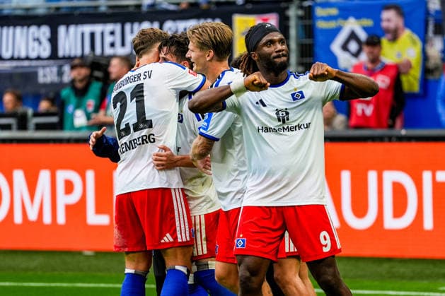Germany Soccer Bundesliga 2026–27, Matchday 4: Hamburger SV (HSV) vs. 1. FC Köln, Volkspark Stadium, Hamburg. Celebrations after a 1–0 win thanks to a goal by Nicolas Capaldo (Hamburger SV, 24), Nicolai Remberg (Hamburger SV, 21), and Terem Moffi (Hamburger SV, 9) Copyright: xStefanxTrochax
