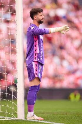 September 19, 2026, Bilbao, Vizcaya, SPAIN: Antonio Sivera of Deportivo Alaves reacts during the LaLiga EA Sports match between Athletic Club and Deportivo Alaves at San Mames on September 19, 2026, in Bilbao, Spain. Bilbao SPAIN - ZUMAa181 20260919_zaa_a181_146 Copyright: xRicardoxLarreinax