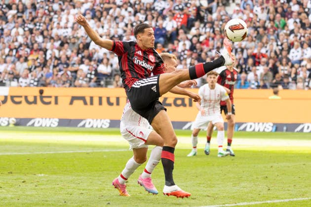 1 Bundesliga: Eintracht Frankfurt vs. SC Freiburg, September 19, 2026. Younes Ebnoutalib (No. 11) of Eintracht Frankfurt tries to get to the ball. Eintracht Frankfurt vs. SC Freiburg, Frankfurt, Deutsche Bank Park, September 19, 2026 Copyright: xBEAUTIFULxSPORTS Gawlikx