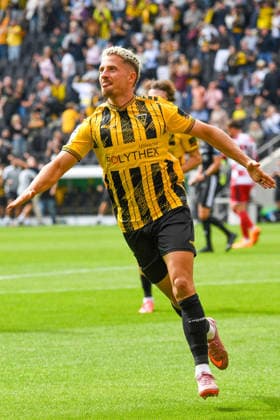 Lukas Scepanik of Alemannia Aachen, 7, celebrates his goal to make it 1–0; celebration, goal celebration, scoring a goal, celebrating the goal, goal, celebration, celebrating the goal, optimistic, action, 09 19 2026, Aachen, Germany, soccer, 3rd League, TSV Alemannia Aachen vs. Fortuna Düsseldorf, soccer, 3rd League, TSV Alemannia Aachen vs. Fortuna Düsseldorf, DFB and DFL regulations prohibit any use of photographs as image sequences and or quasi-video xmhx