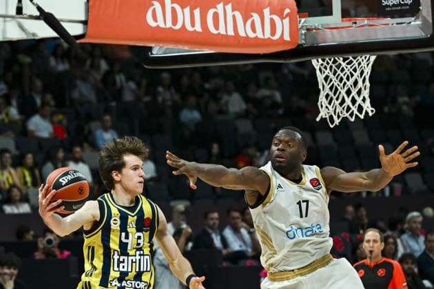 Fenerbahce Tarfin v Dubai Basketball - EuroLeague Basketball SuperCup ABU DHABI, UNITED ARAB EMIRATES - SEPTEMBER 19: Ignas Sargiunas (L) of Fenerbahce Tarfin in action against Mfiondu Kabengele (R) of Dubai Basketball during the EuroLeague Basketball SuperCup third-place game between Dubai Basketball and Fenerbahce Tarfin at Etihad Arena in Abu Dhabi, United Arab Emirates, on September 19, 2026. Hassan al Raisi Anadolu Abu Dhabi United Arab Emirates. Editorial use only. Please get in touch for any other usage.  Copyright: x2026xAnadoluxHassanxalxRaisix