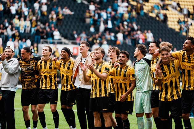 Germany Soccer 3rd Division 2026–2027, Matchday 7: Alemannia Aachen vs. Fortuna Düsseldorf at Tivoli Aachen; the team with the fans in the Werner Fuchs Stand; victory, Cheering, Celebrating, Fans, Win, Emotions, Manuel Riemann (Alemannia Aachen), 1, Mehdi Loune (Alemannia Aachen), 10, Jonas Oehmichen (Alemannia Aachen), 44, Mika Schroers (Alemannia Aachen), 27 Copyright: xThiemoxRudolphx
