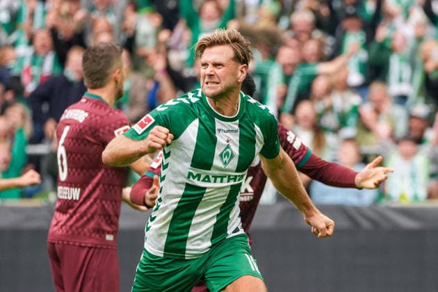 Niklas Füllkrug scores the 2-2 goal for Werder Bremen. Werder Bremen, 10, goal celebration, emotions, joy, German soccer, Bundesliga, 2026–27 season, Matchday 4, September 19, 2026, Werder Bremen vs. FC Augsburg, Weserstadion, Bremen Copyright: xLeonxFrickx