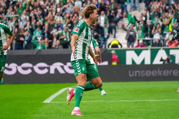 Niklas Füllkrug scores the 2-2 goal for Werder Bremen. Werder Bremen, 10, goal celebration, emotions, joy, German soccer, Bundesliga, 2026–27 season, Matchday 4, September 19, 2026, Werder Bremen vs. FC Augsburg, Weserstadion, Bremen Copyright: xLeonxFrickx