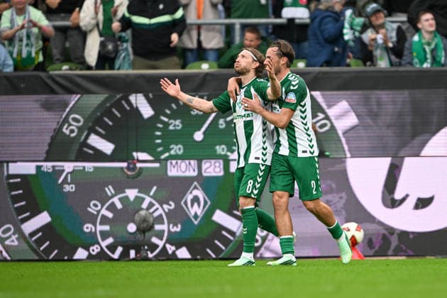 1 Bundesliga: SV Werder Bremen vs. FC Augsburg on September 19, 2026, at the Weserstadion in Bremen—celebrations, goal celebrations, goal scorers, goal scorer Mitchell Weiser; Bremen celebrates after his goal to make it 3–2 with Olivier Deman; Bremen 2 MT