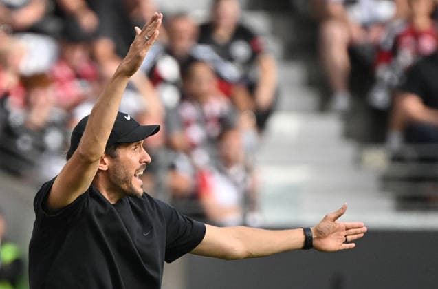 September 19, 2026, xjhx, Soccer 1st Bundesliga, Eintracht Frankfurt vs. SC Freiburg; Coach Julian Schuster of SC Freiburg gives instructions. DFL and DFB regulations prohibit any use of photographs as image sequences and or quasi-video. Frankfurt am Main