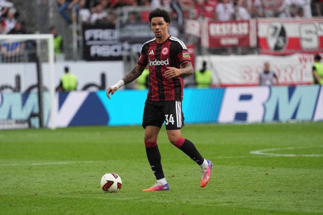 Nnamdi Collins makes his first appearance for Eintracht Frankfurt since his injury on September 19, 2026; Bundesliga, 2026–27 season; Eintracht Frankfurt vs. SC Freiburg, Deutsche Bank Park, Matchday 4