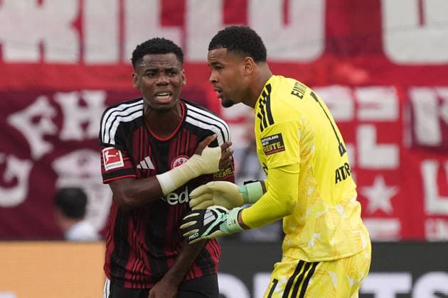 Raphael Onyedika of Eintracht Frankfurt has injured his shoulder and is in pain. September 19, 2026. Bundesliga, 2026–27 season. Eintracht Frankfurt vs. SC Freiburg, Deutsche Bank Park, Matchday 4