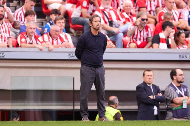 September 19, 2026, Bilbao, Vizcaya, SPAIN: Quique Sanchez Flores head coach of Deportivo Alaves looks on during the LaLiga EA Sports match between Athletic Club and Deportivo Alaves at San Mames on September 19, 2026, in Bilbao, Spain. Athletic Club V Deportivo Alaves - LaLiga EA Sports  - ZUMAa181 20260919_zaa_a181_153 Copyright: xRicardoxLarreinax
